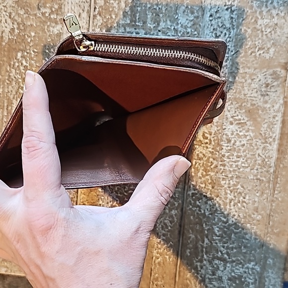 SOLD!!!  Louis Vuitton Monogram Porte Papier Zipper Bifold Wallet EUC with COA - Picture 12 of 15